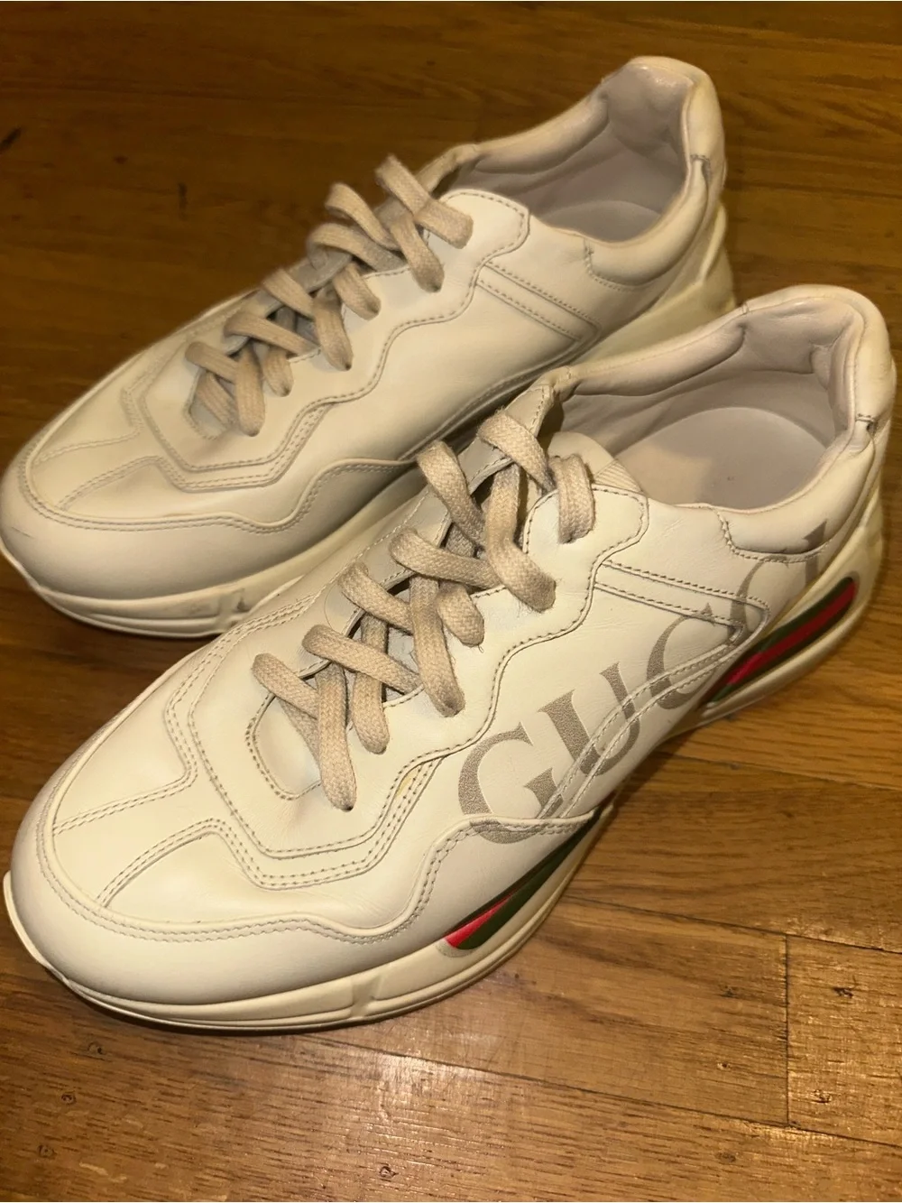Gucci Cream Leather Sneakers with Green & Red Web Stripe - Picture 4 of 6